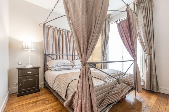 Paris apartment - "L'Etoile du 7ème" Long-Term Rental