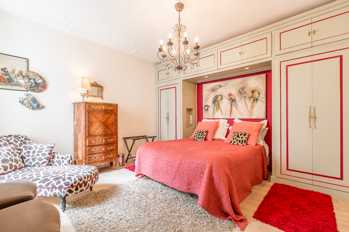 Bedrooom Paris apartment - "L’Atelier des Vosges" Long-Term Rental