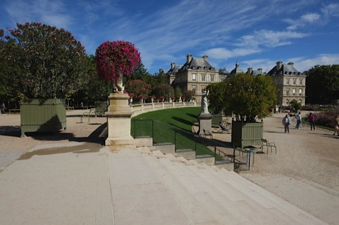 Paris apartment - "Le Petit Saint-Germain"- Long-Term Rental, One Month or More