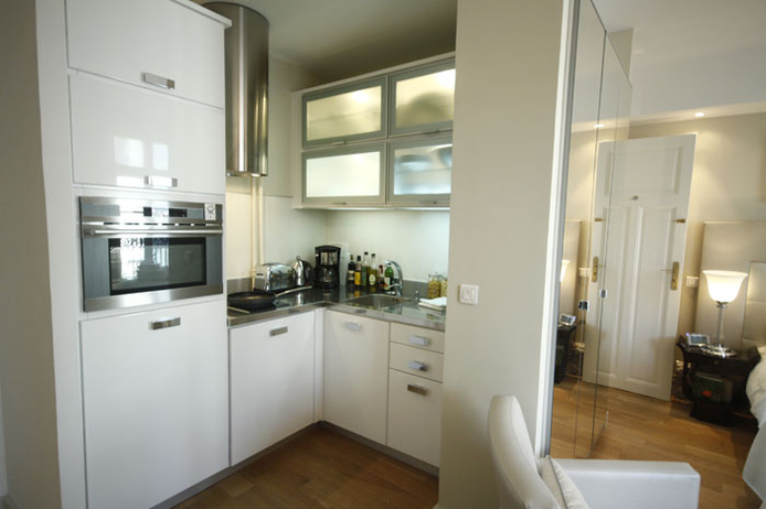 Full Kitchen Paris apartment - "Le Beaubourg" Long-Term Rental