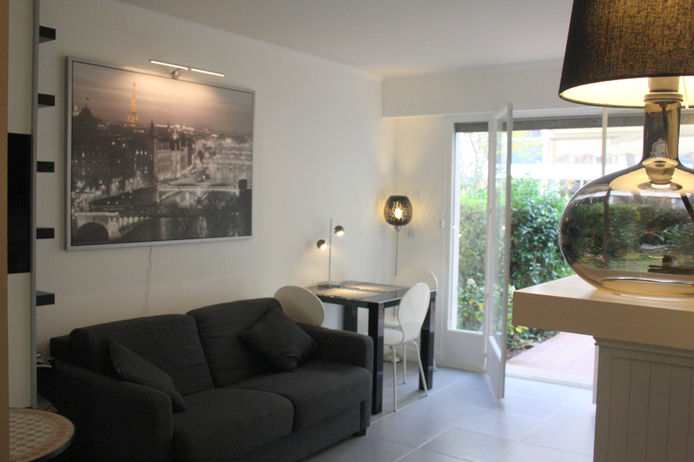 2 Paris apartment - The Sarah Bernhardt