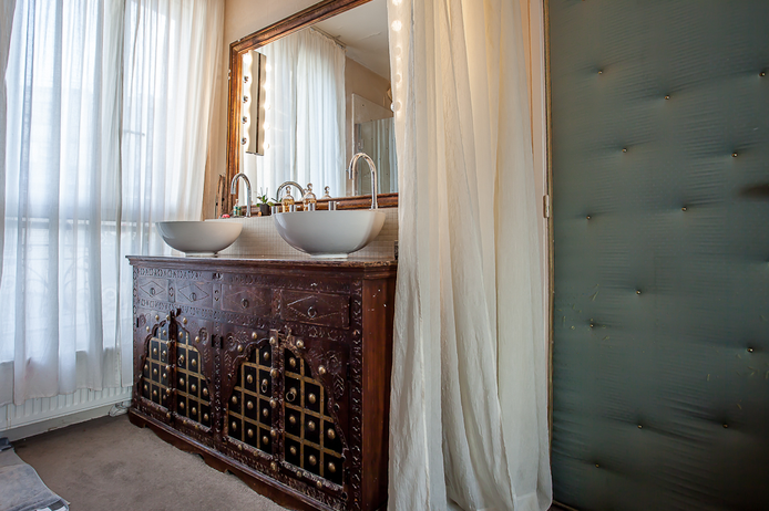 11 Paris apartment - Stephanie's Fountain - Bright, funky interior designer's family loft