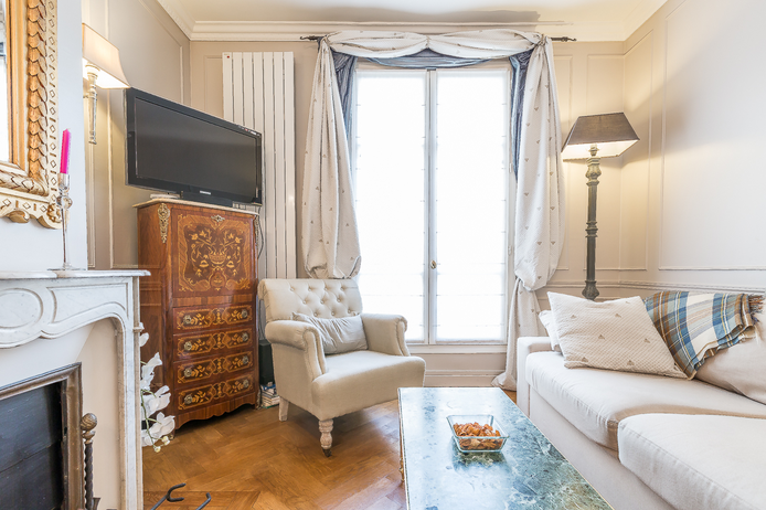 Paris apartment - "L'Etoile du 7ème" Long-Term Rental