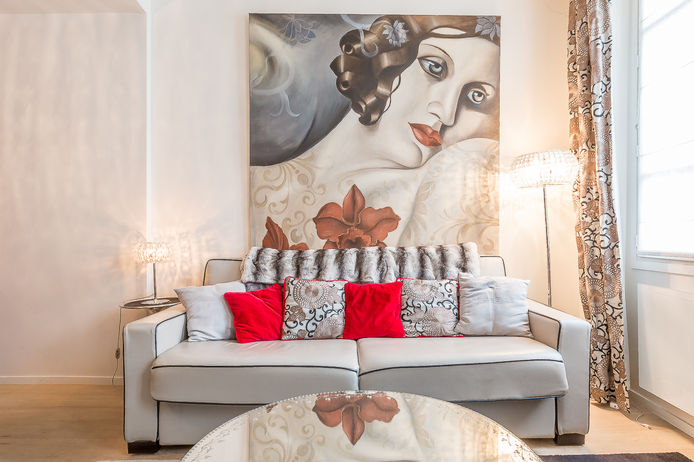 Paris apartment - "Le Bien Illuminé" - bright, artistic one-bedroom