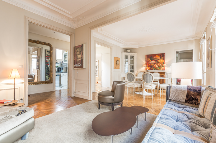 Paris apartment - "Les Beaux-Arts"