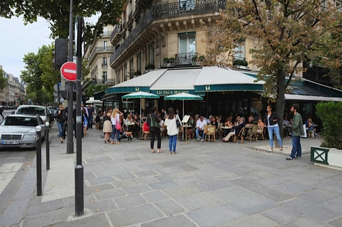 Paris apartment - "Le Petit Saint-Germain"- Long-Term Rental, One Month or More
