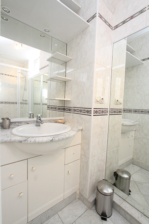 Paris apartment - "Le Saint-Michel" - a stylish, modern 2bedroom flat