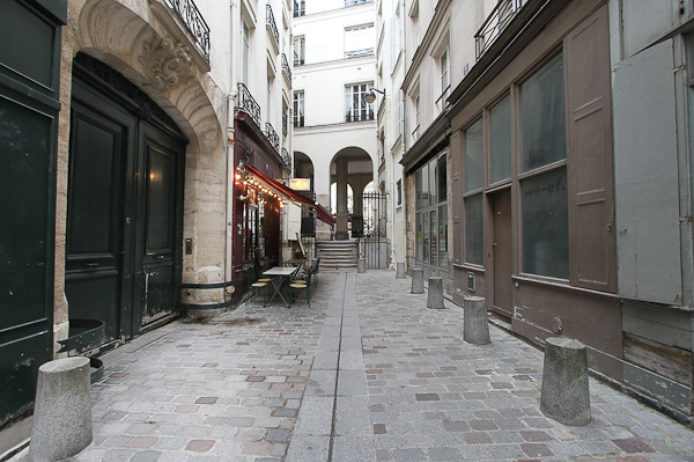 Paris apartment - "Le Saint-Michel" - a stylish, modern 2bedroom flat