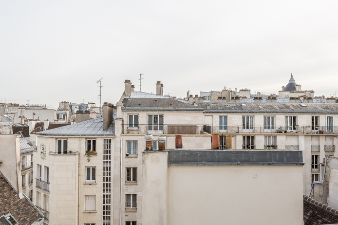 Paris apartment - "Le Charles V" Long-Term Rental