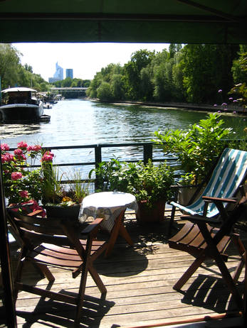 6 Paris apartment - The Powell Houseboat