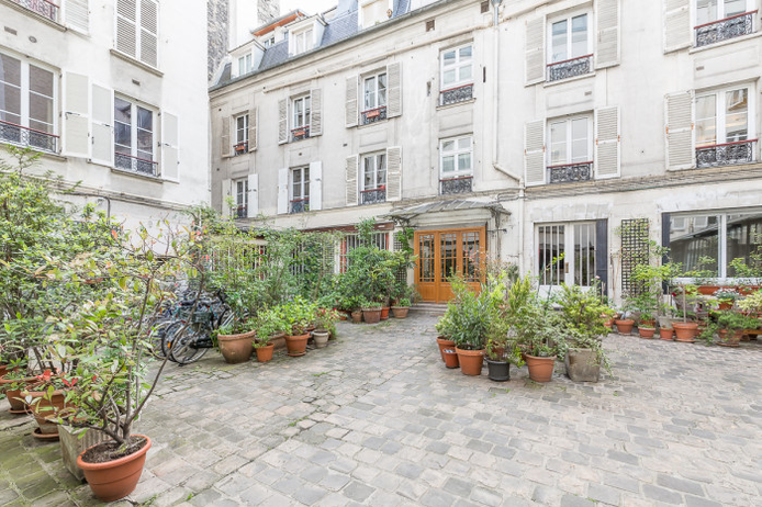 Paris apartment - "Le Magenta" - Long-Term Rental