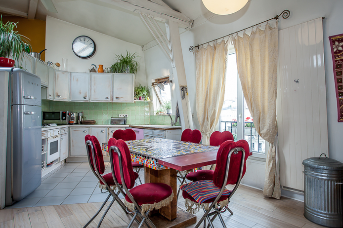 2 Paris apartment - Stephanie's Fountain - Bright, funky interior designer's family loft