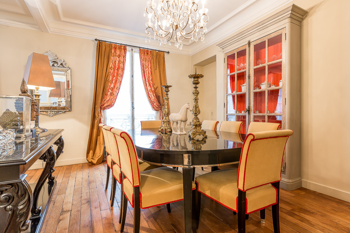 Dining Area Paris apartment - "La Fille du Calvaire" - Long-term Rental